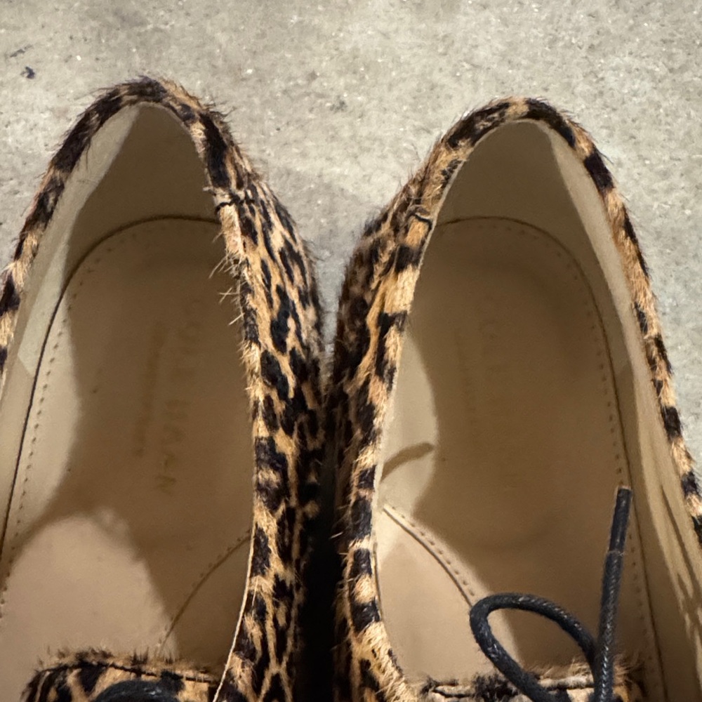 🦄🦄 COLE HAAN Leopard Print Lace-Up Flats - Picture 2 of 8